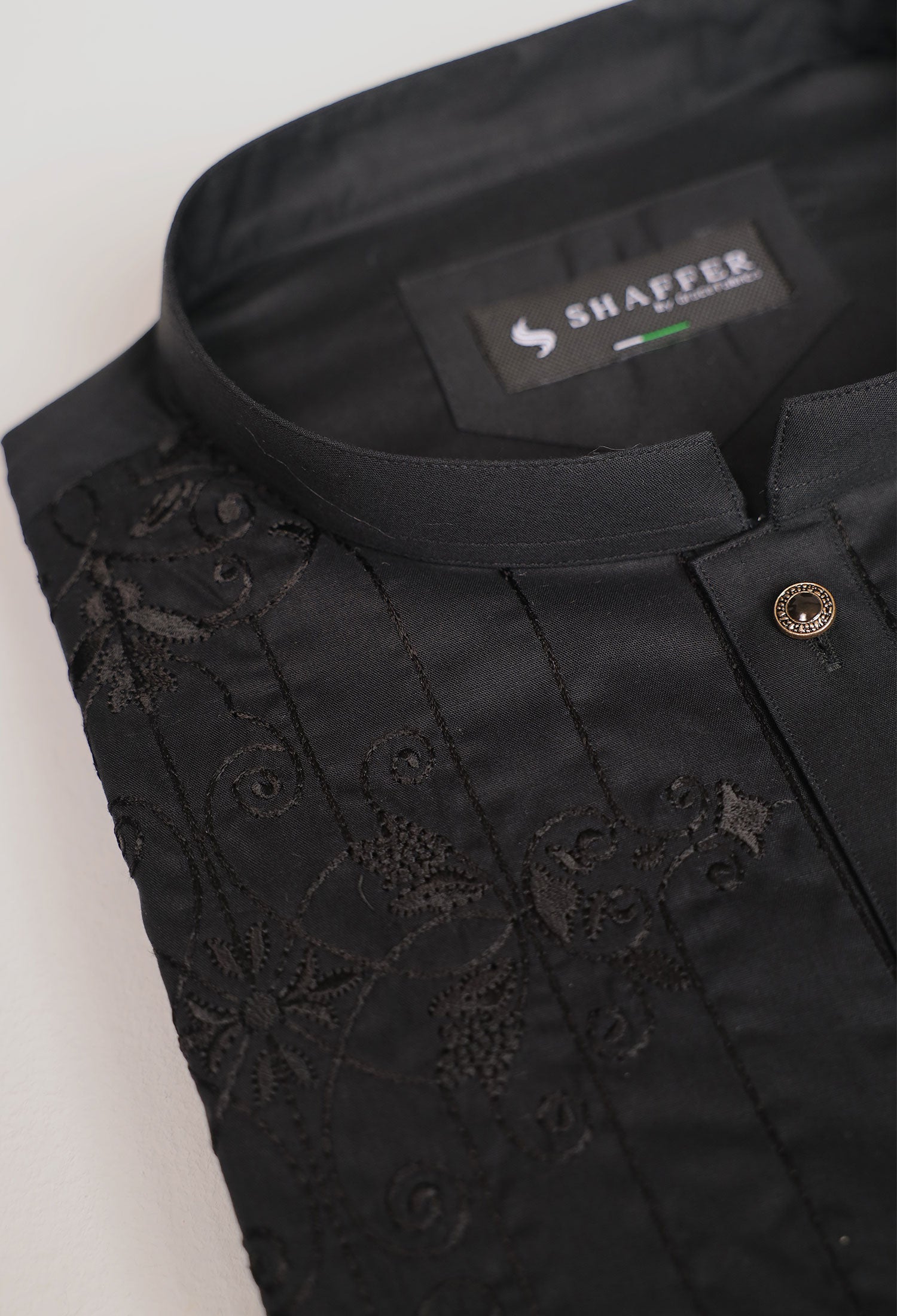 BLACK EMBROIDERED KURTA PAJAMA