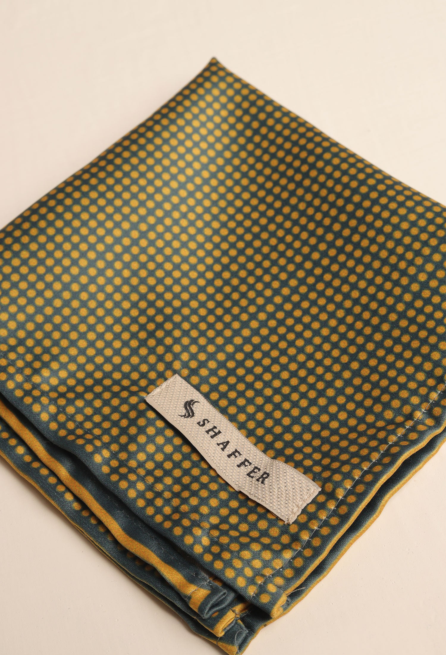 RIGID GRID POCKET SQUARE