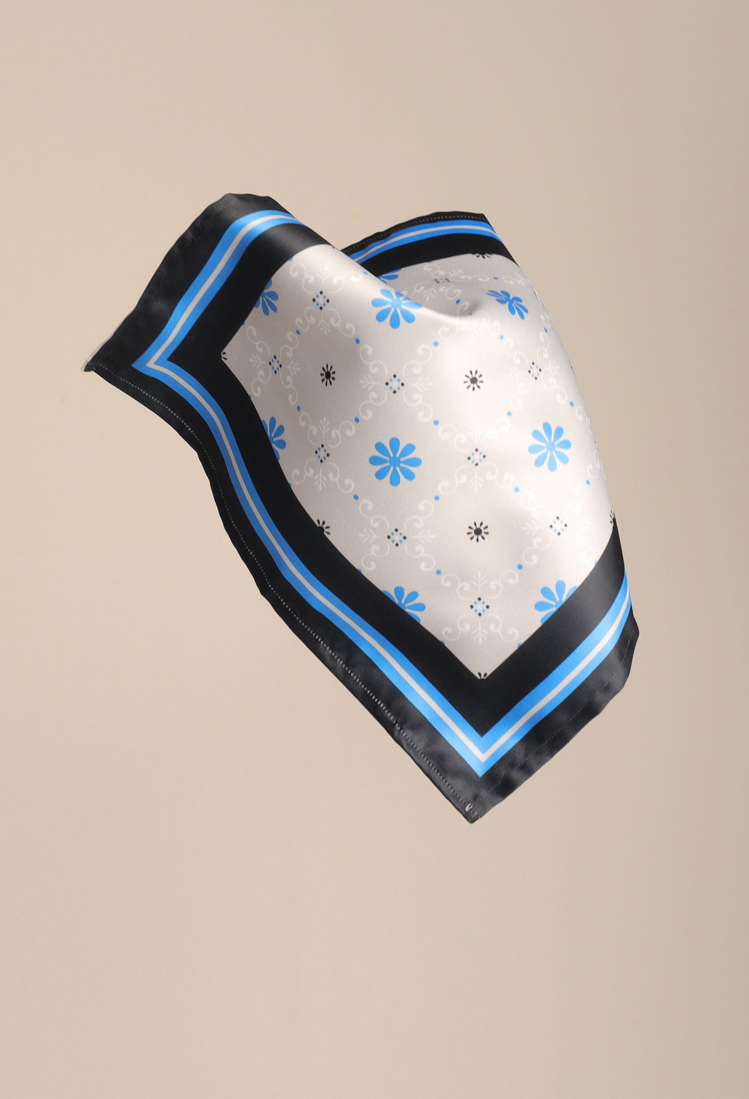 DAISY BLUE POCKET SQUARE